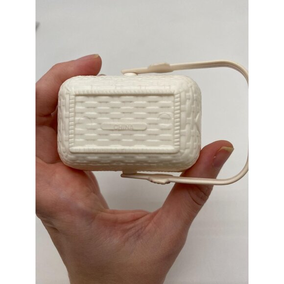 Retro 1987 Mattel Barbie Dollhouse Pretty Treasures White Picnic Basket - Picture 6 of 6